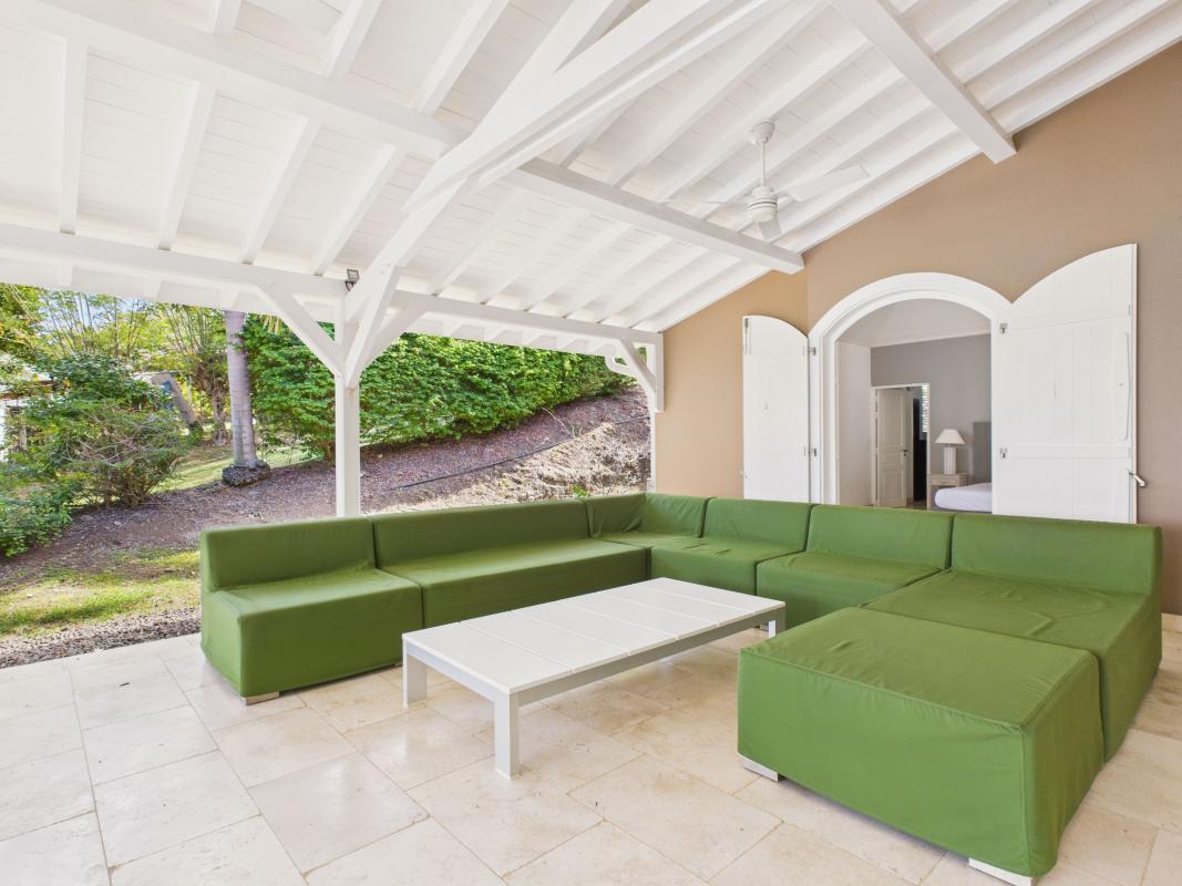 15 Location Villa 10 personnes Martinique - salon extérieure vu suite 1